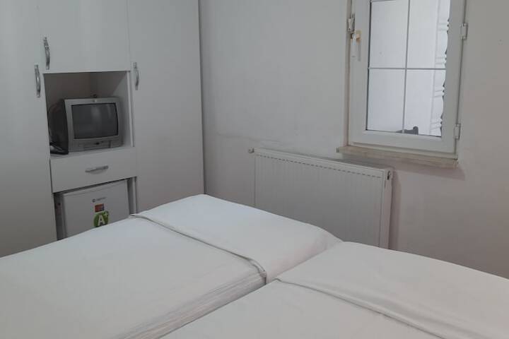 Room 30 of 68