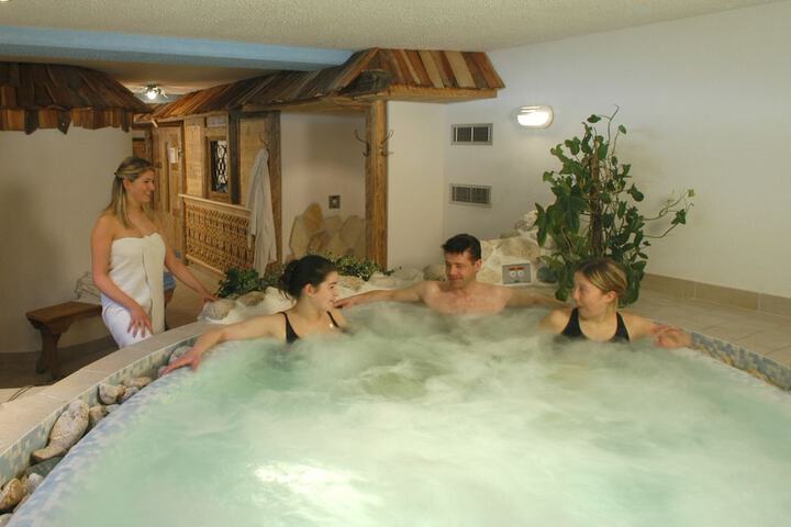 Hot Tub 9 of 59