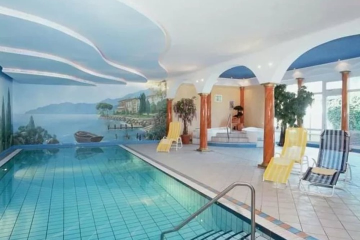 Pool 16 of 59