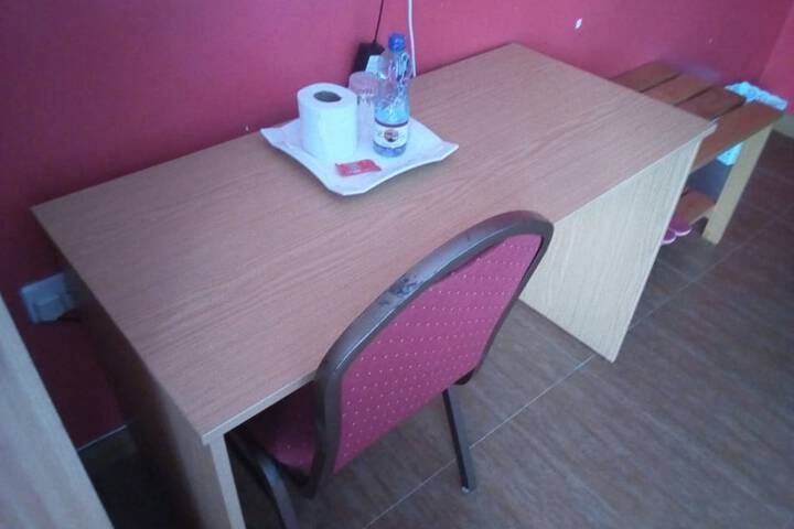Room 10 of 23