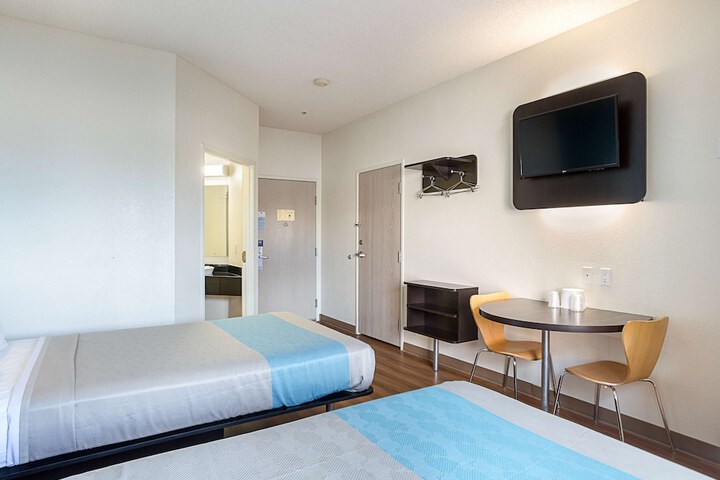 Room 8 of 59