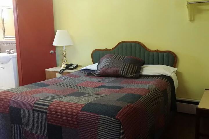 Room 15 of 43