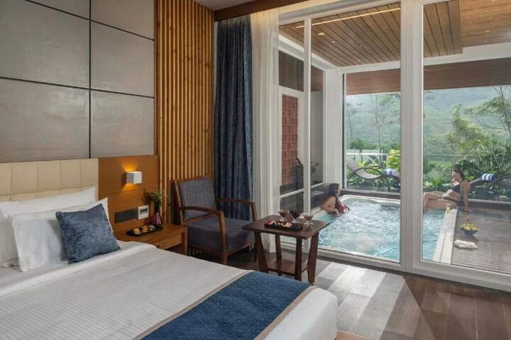 Room 15 of 114