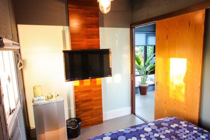 Room 7 of 57