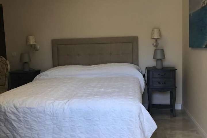 Room 5 of 48