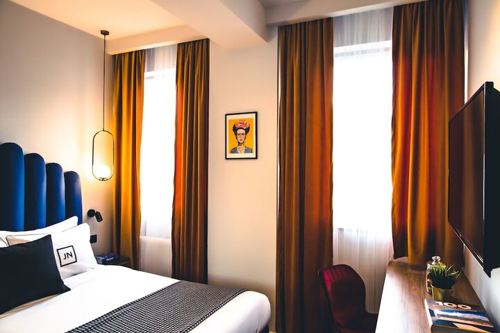 Room 11 of 50