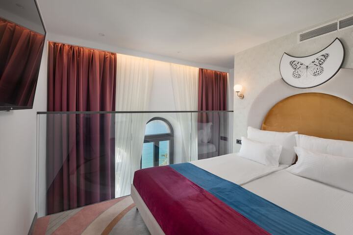 Room 10 of 61