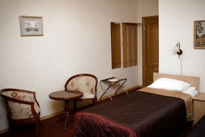 Room 9 of 45