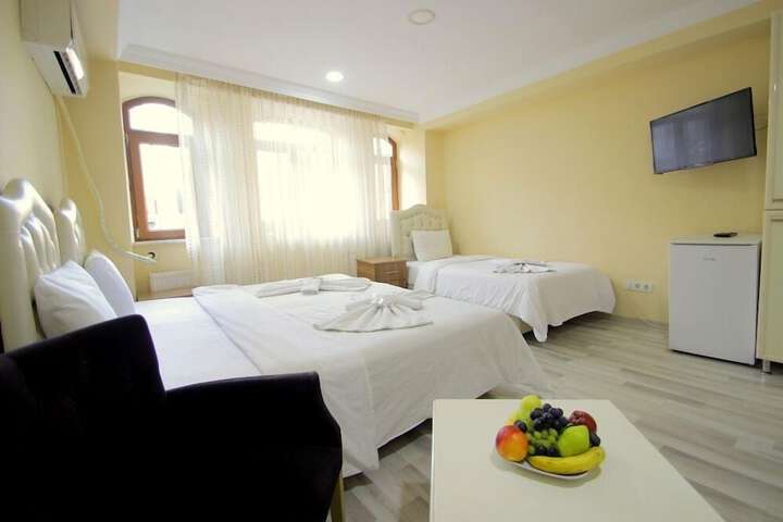 Room 9 of 14