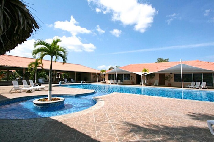 Pool 98 of 120