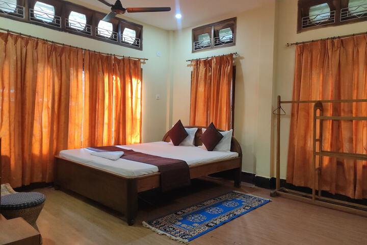 Room 2 of 6