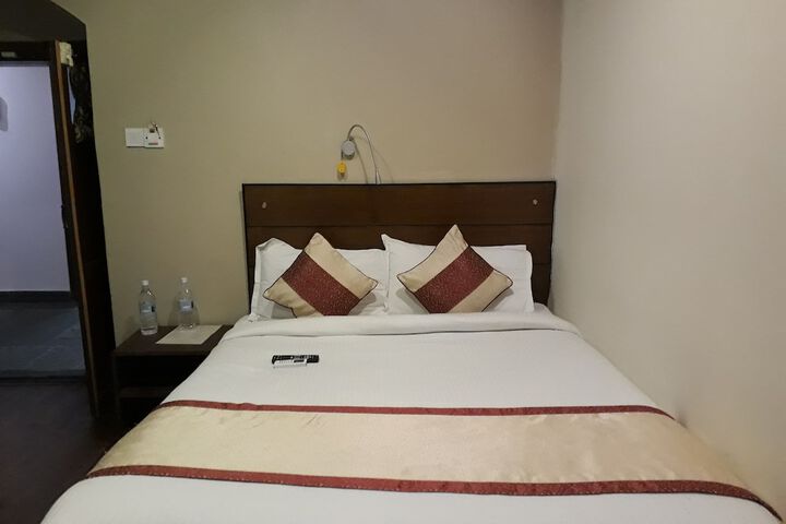 Room 15 of 37