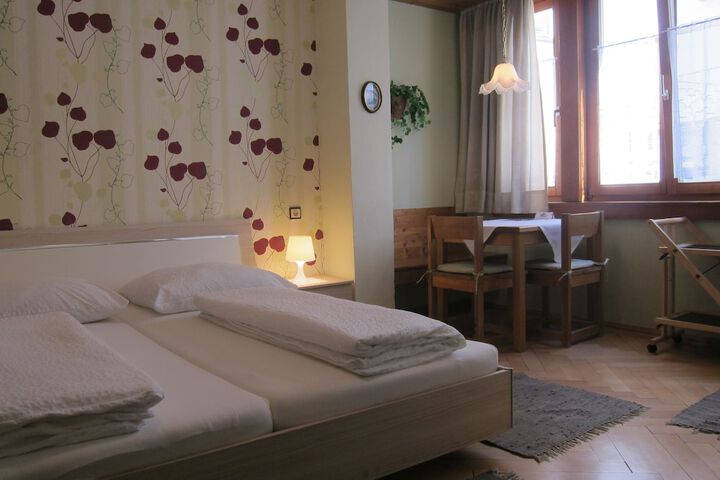 Room 4 of 24