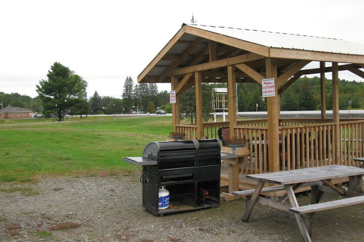 Hotel Exterior 11 of 16