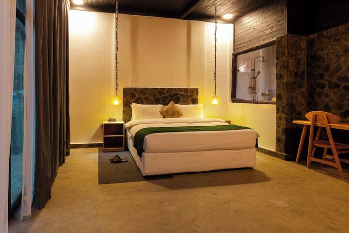 Room 21 of 121