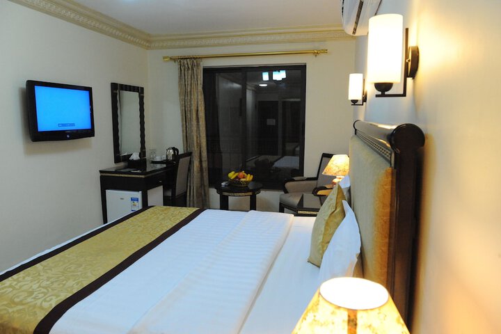 Room 22 of 39