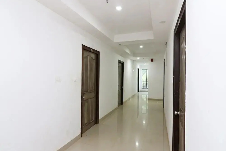 Room 12 of 16