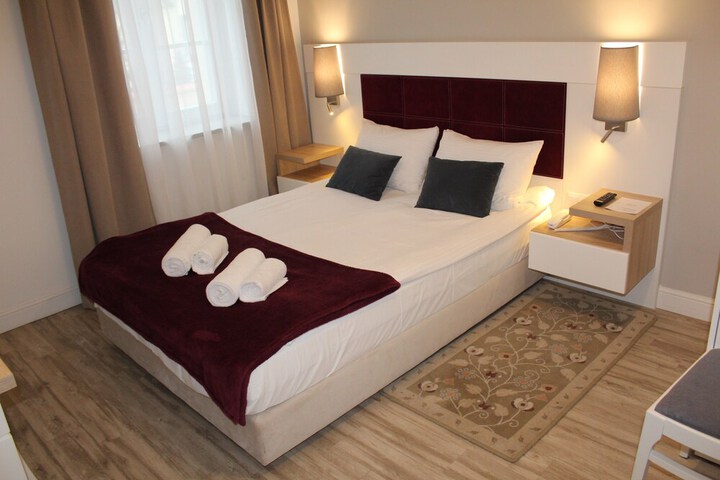 Room 6 of 46