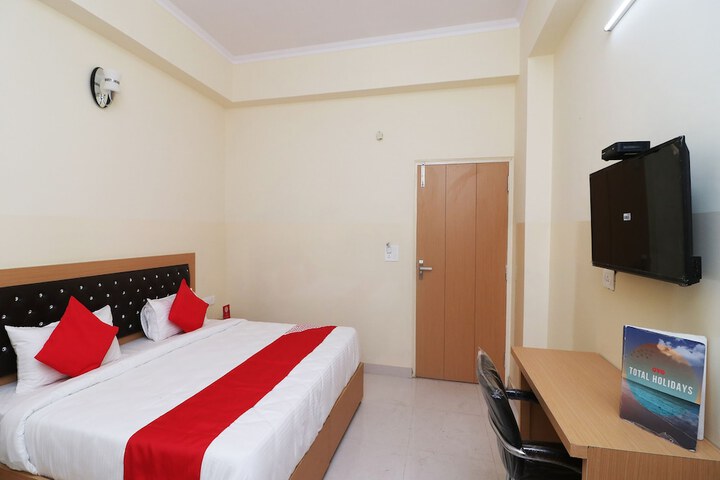 Room 8 of 25