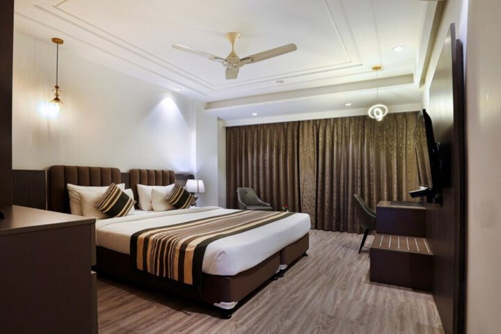 Room 16 of 30
