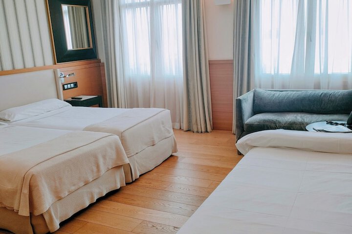 Room 30 of 65
