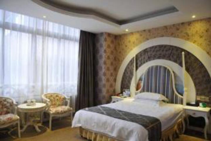 Hotel 10 of 15