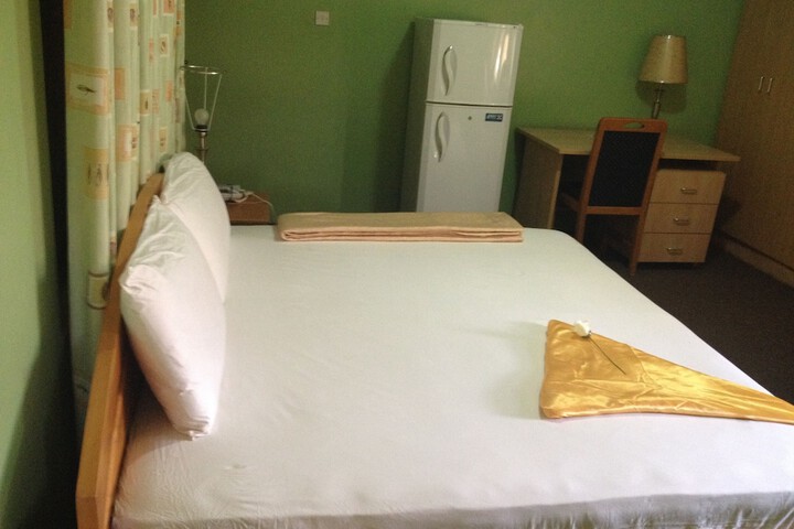 Room 9 of 20