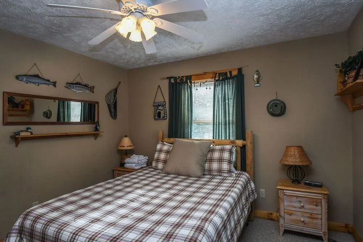 Room 6 of 14