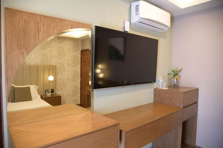Room 35 of 86