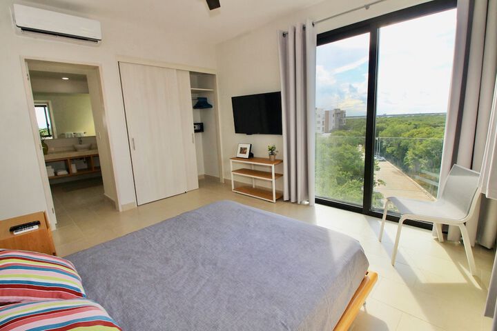 Room 22 of 117