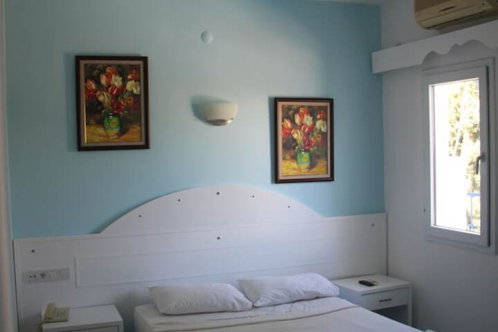 Room 9 of 34