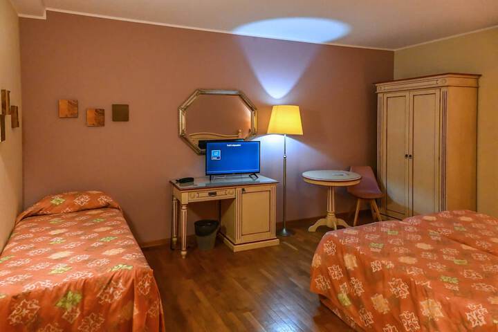 Room 18 of 53