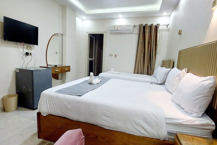Room 11 of 35