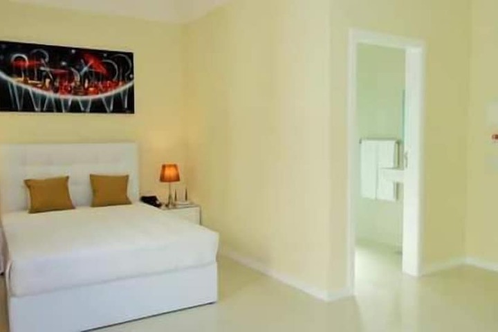 Room 30 of 63