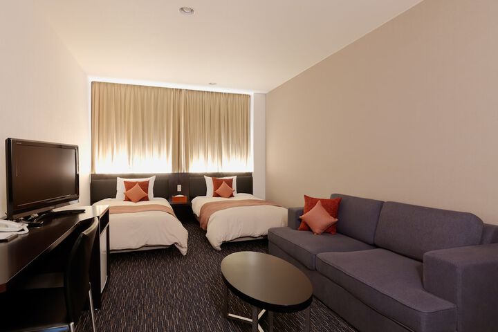 Room 5 of 34