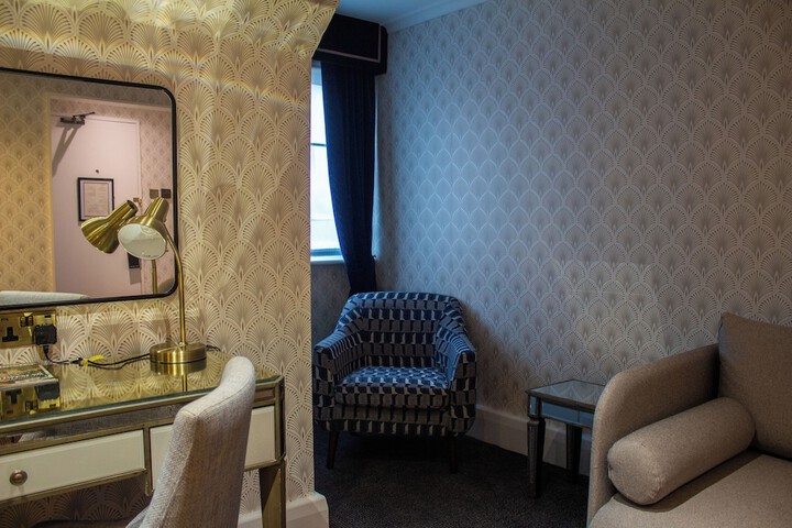 Room 13 of 61