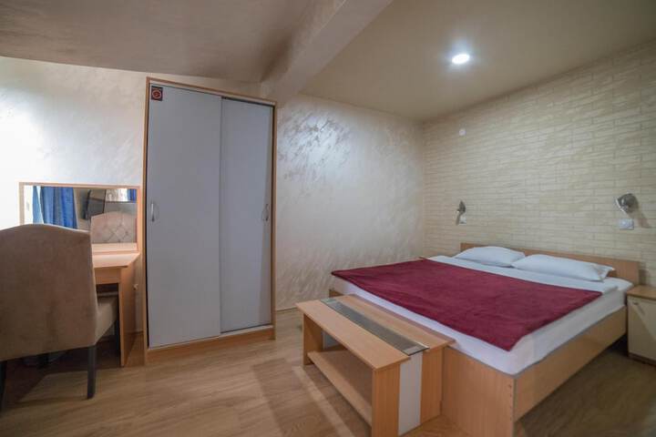 Room 15 of 96