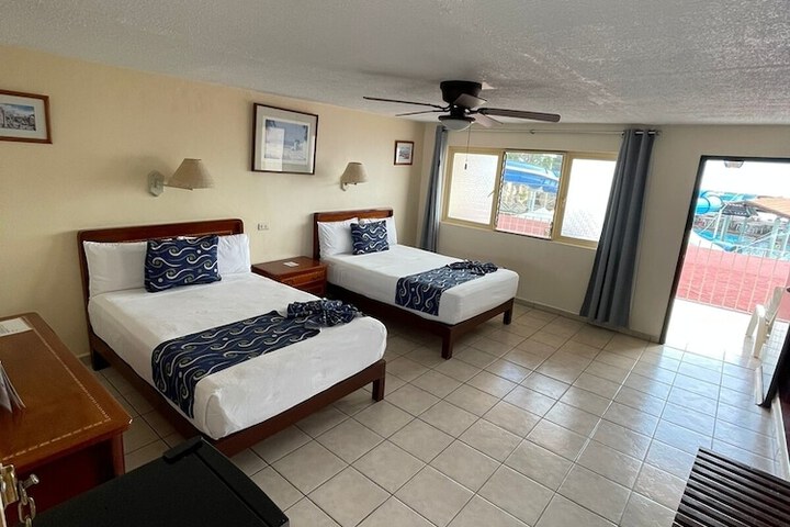 Room 2 of 37