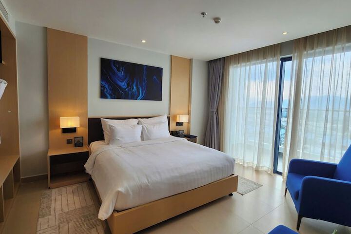 Room 12 of 46