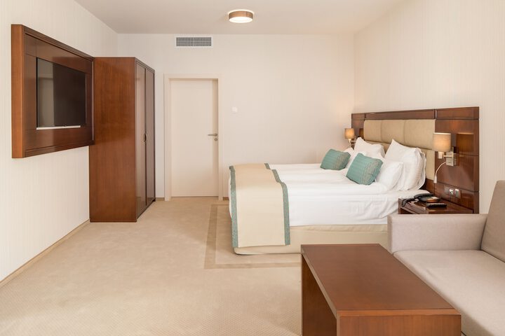 Room 15 of 54