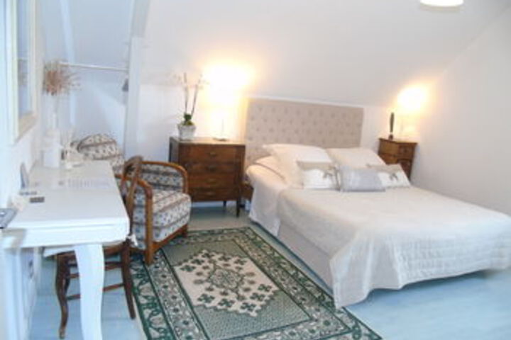 Room 15 of 27