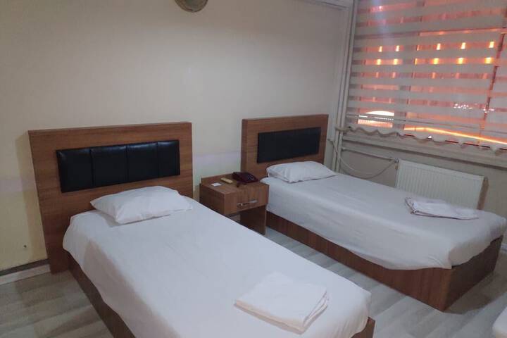 Room 6 of 33