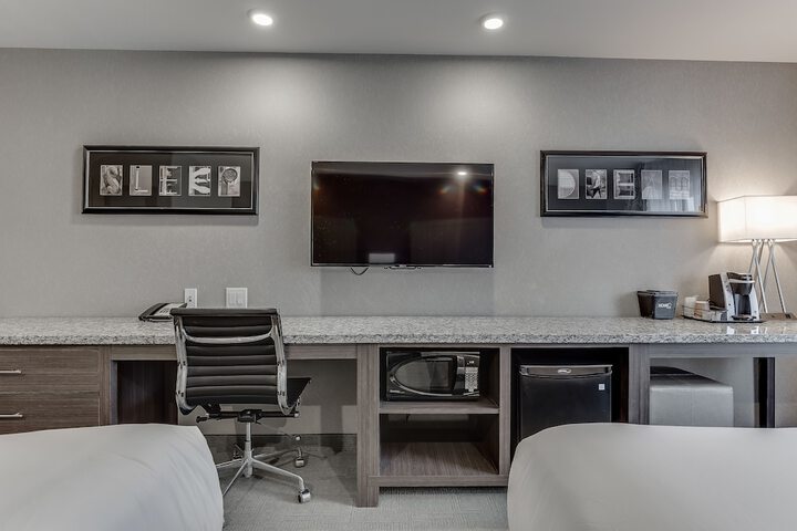 Room 12 of 80
