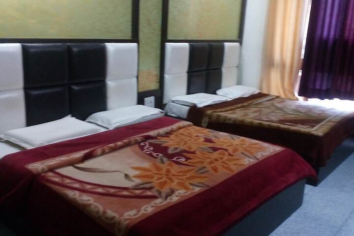 Room 8 of 13