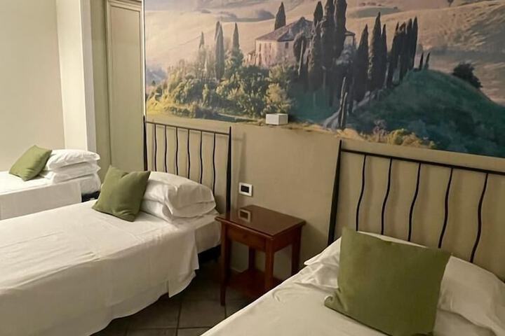 Room 6 of 53