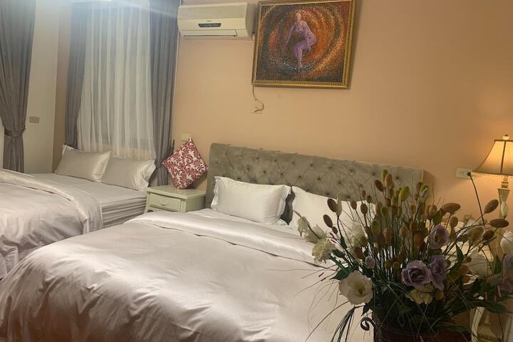 Room 12 of 24