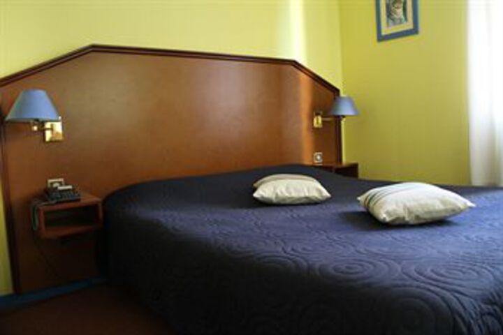 Room 13 of 21