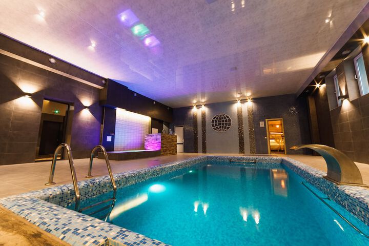 Pool 64 of 111