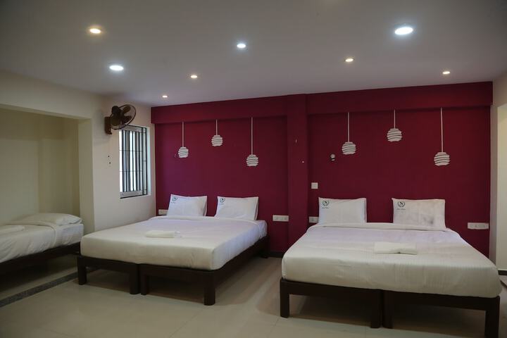 Room 5 of 13