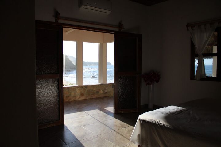 Room 10 of 19